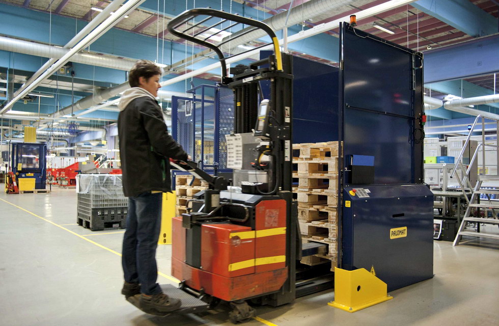 托盤存儲機案例